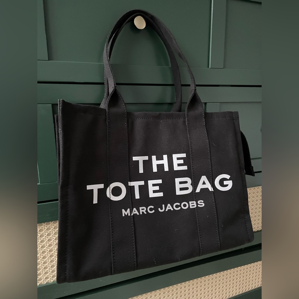 MARC JACOBS The Large Canvas Tote Bag